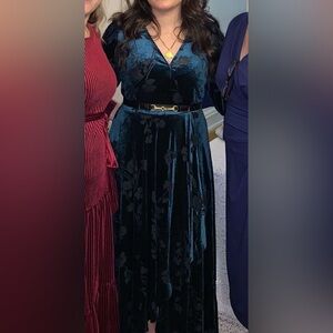 Elegant Black Floral Velvet Dress